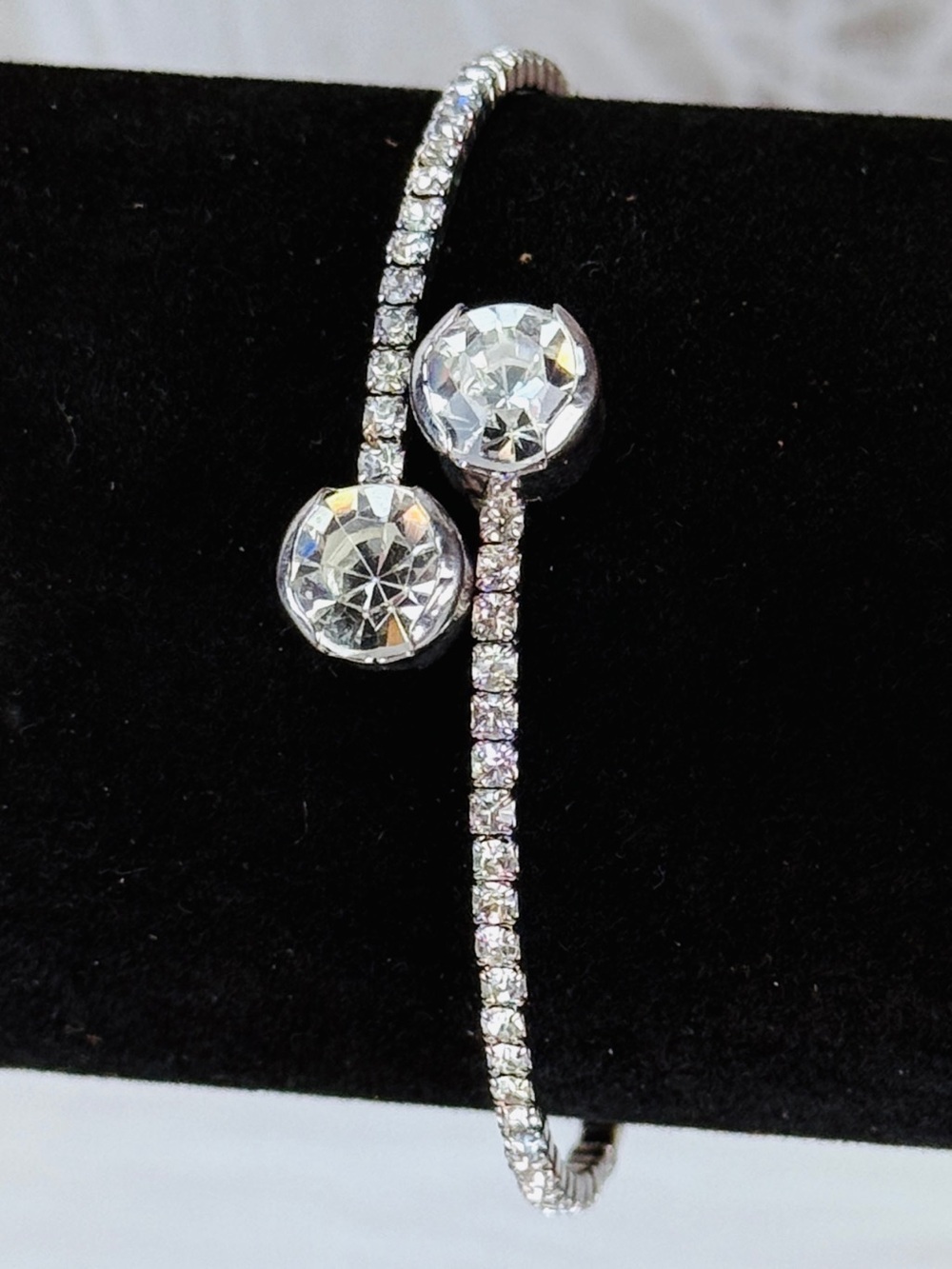 Vintage aged, Silvertone lightweight clear bling adjustable bracelet